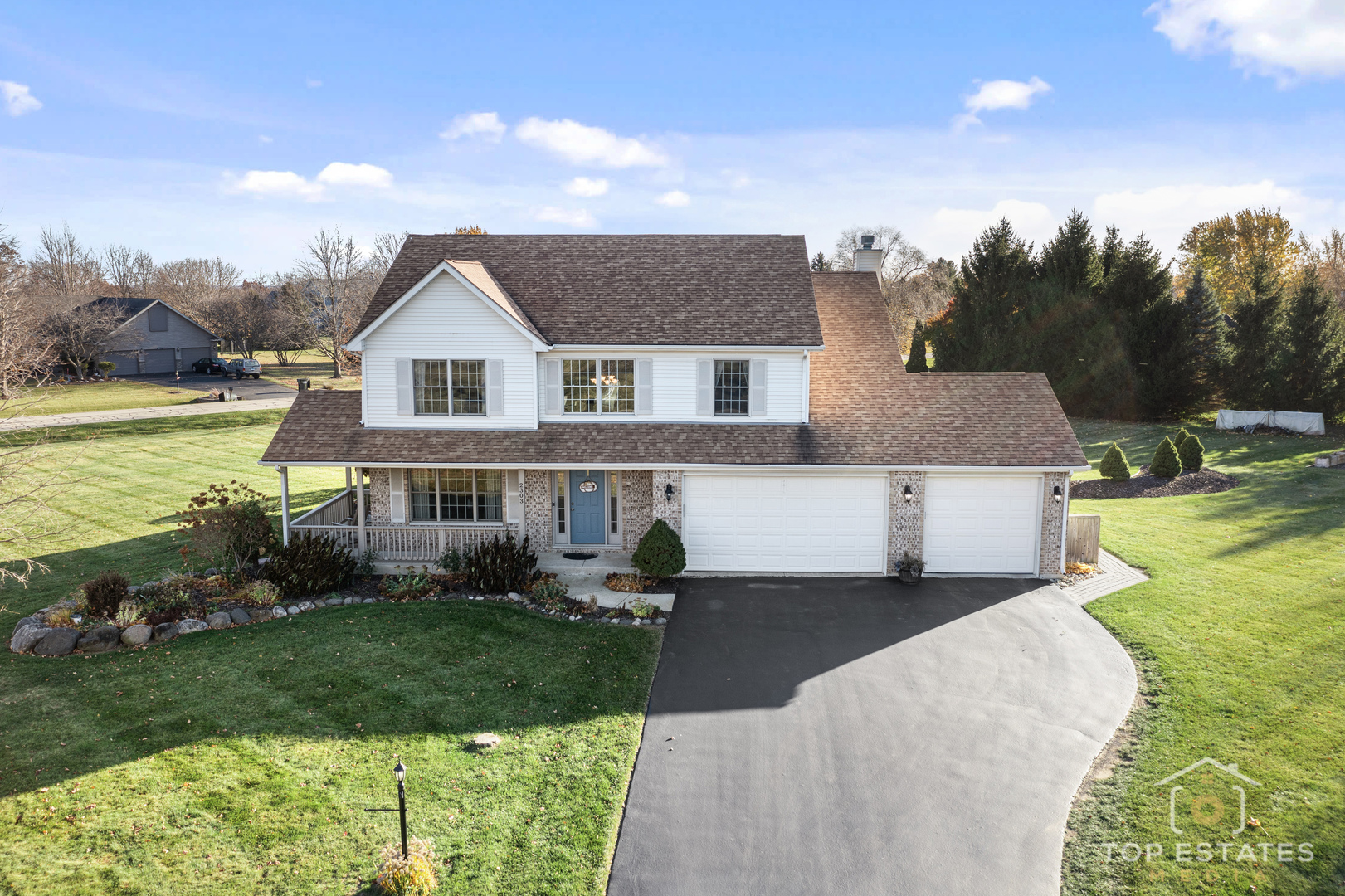 2303 Fox Bluff Lane, Spring Grove, IL 60081