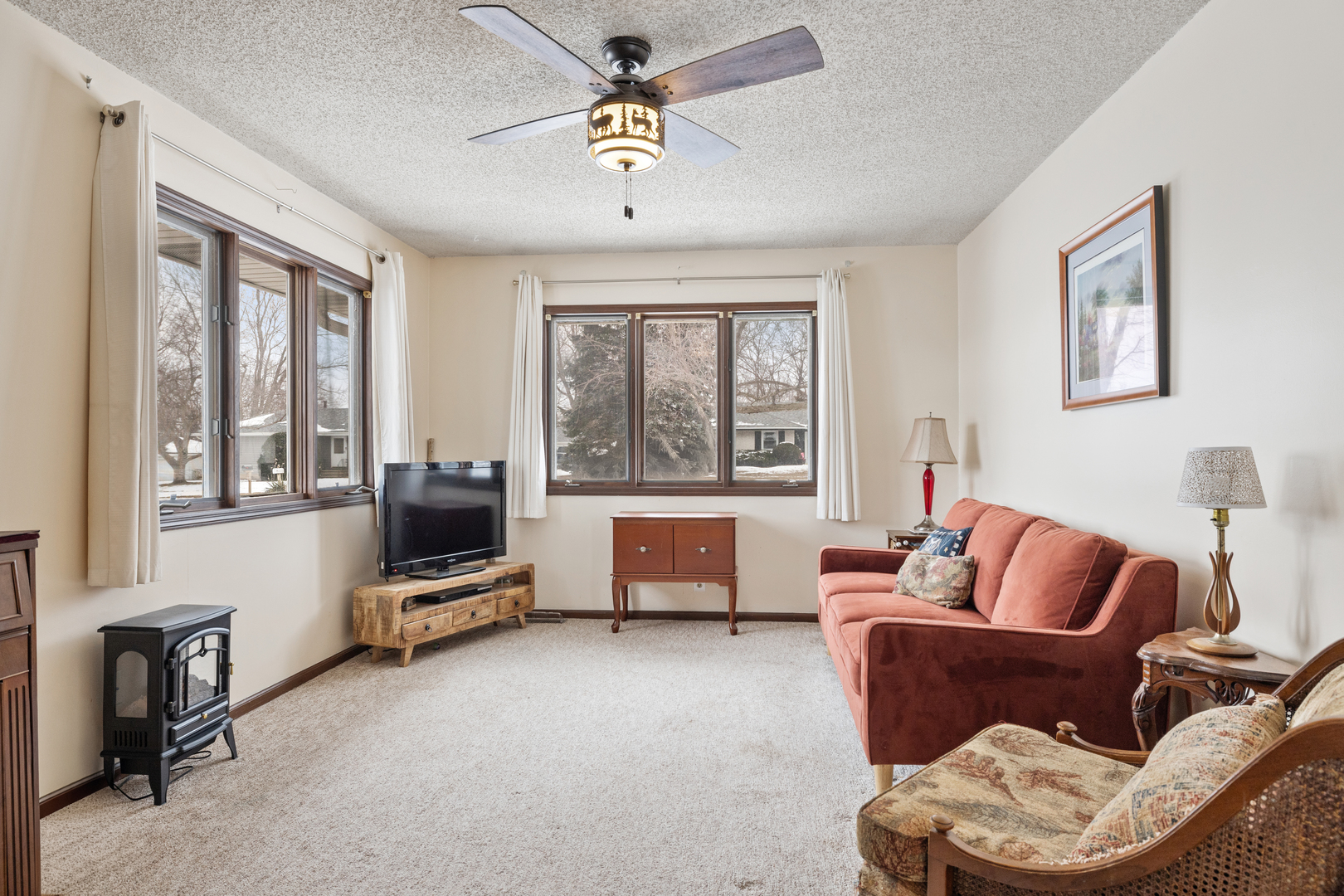 3906 LEOMINSTER Avenue, Joliet, IL 60431