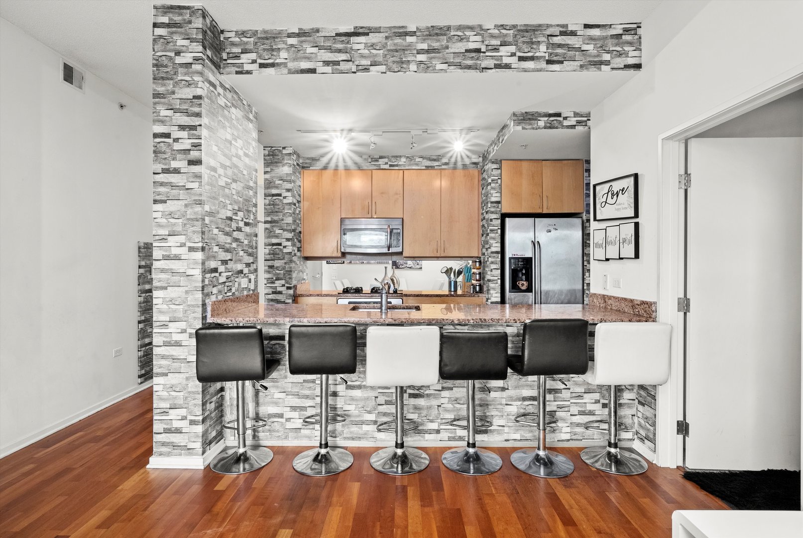 9725 Woods Drive #309, Skokie, IL 60077