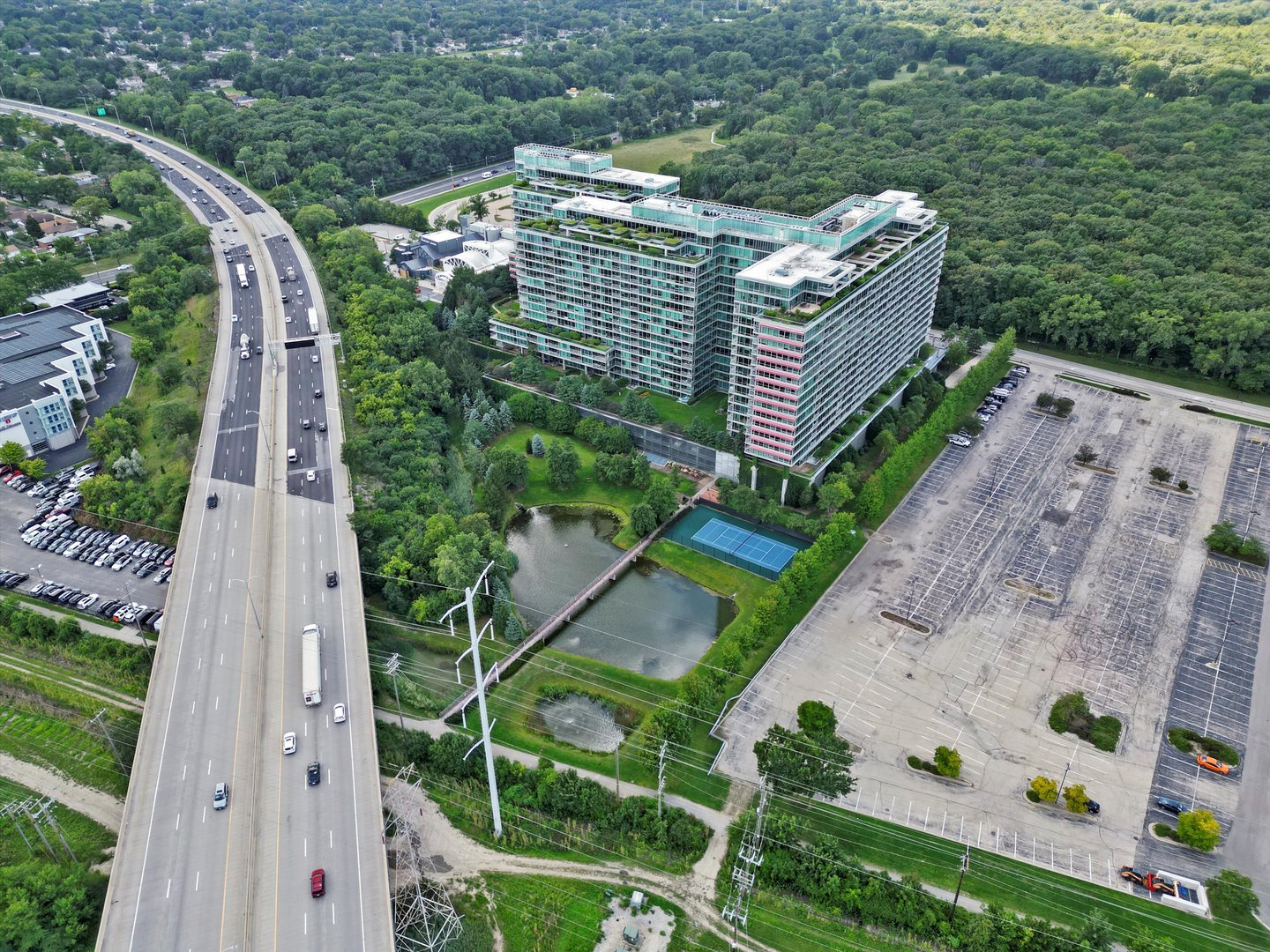 9725 Woods Drive #309, Skokie, IL 60077