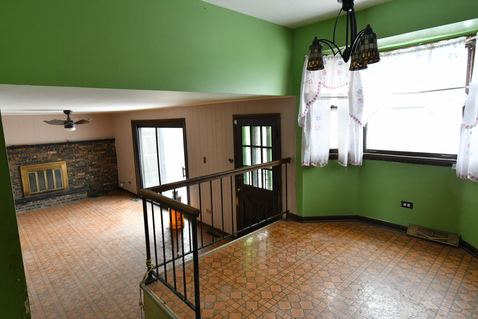 17032 Cregier Avenue, South Holland, IL 60473