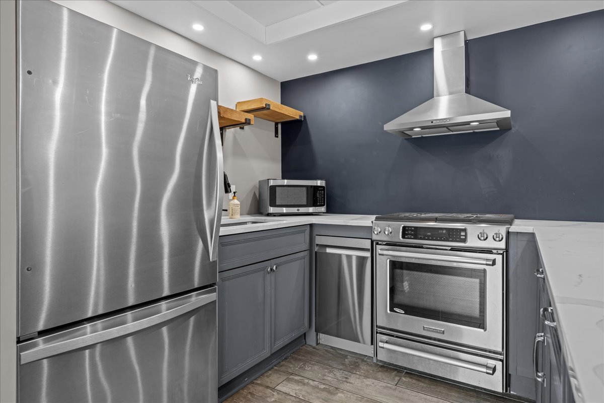 Naperville, IL 60563