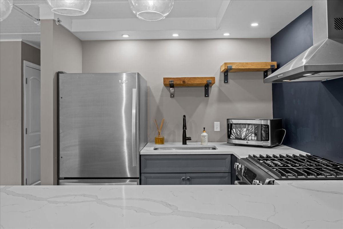 Naperville, IL 60563