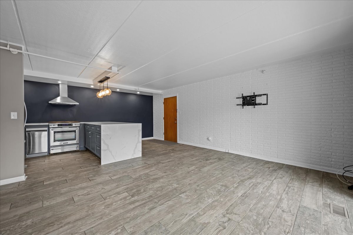 Naperville, IL 60563