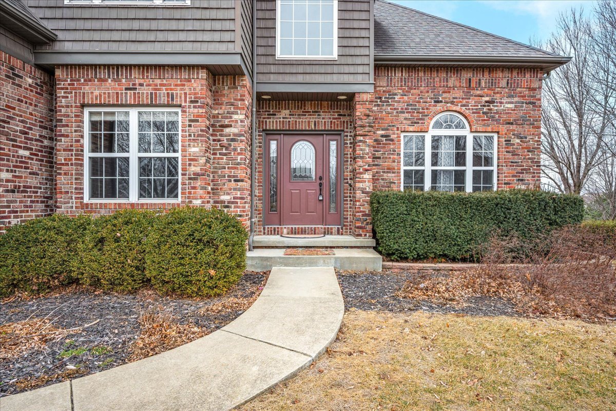 2315 Knollbrook Way, Bloomington, IL 61705