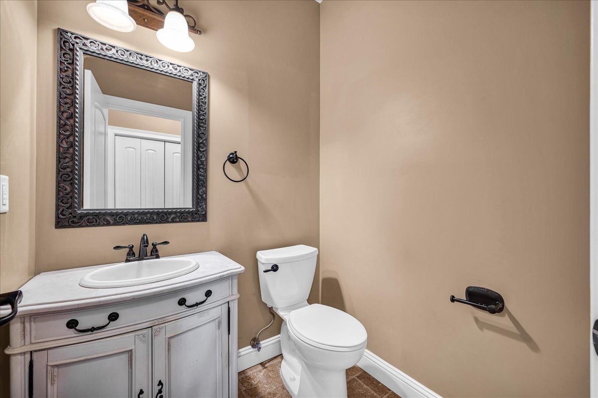 2315 Knollbrook Way, Bloomington, IL 61705