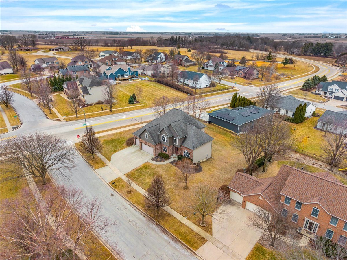 2315 Knollbrook Way, Bloomington, IL 61705