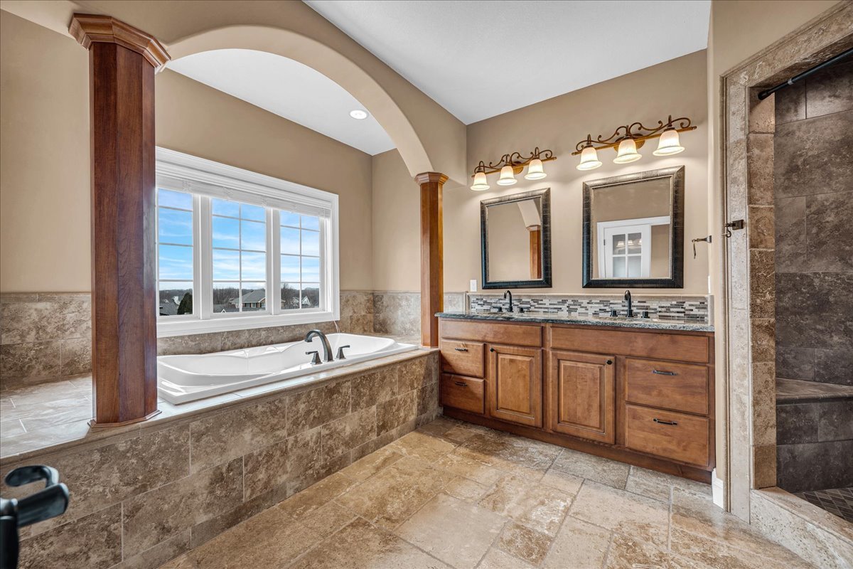 2315 Knollbrook Way, Bloomington, IL 61705