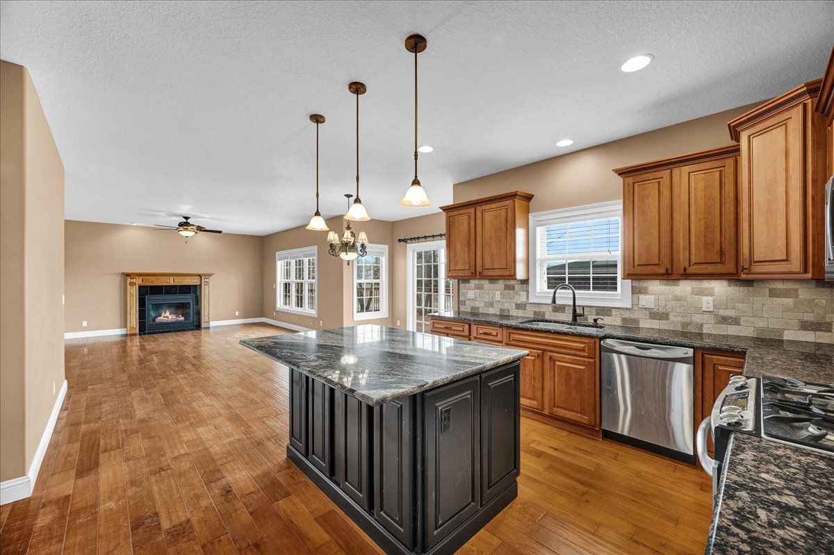 2315 Knollbrook Way, Bloomington, IL 61705