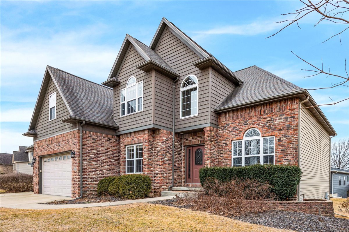 2315 Knollbrook Way, Bloomington, IL 61705