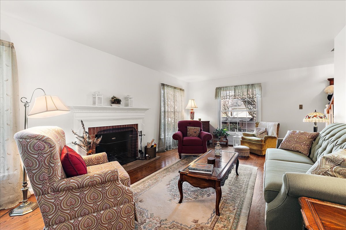 809 Elm Street, Flossmoor, IL 60422