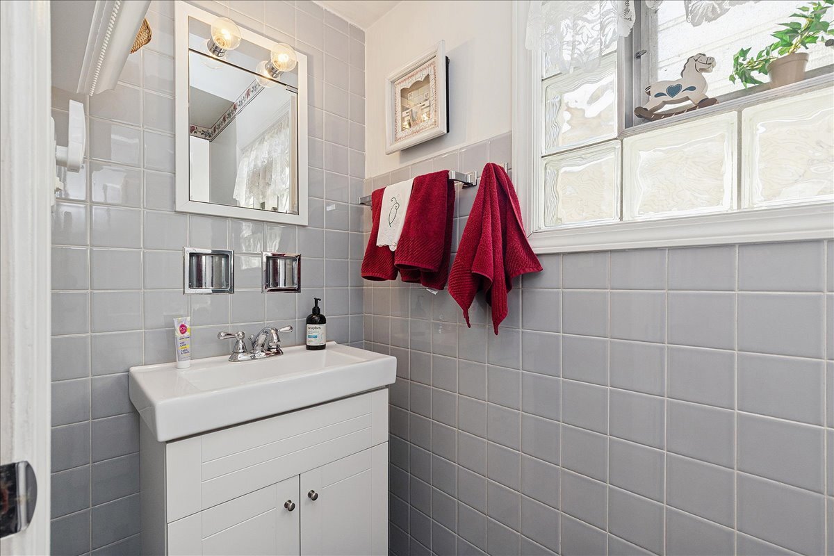 809 Elm Street, Flossmoor, IL 60422