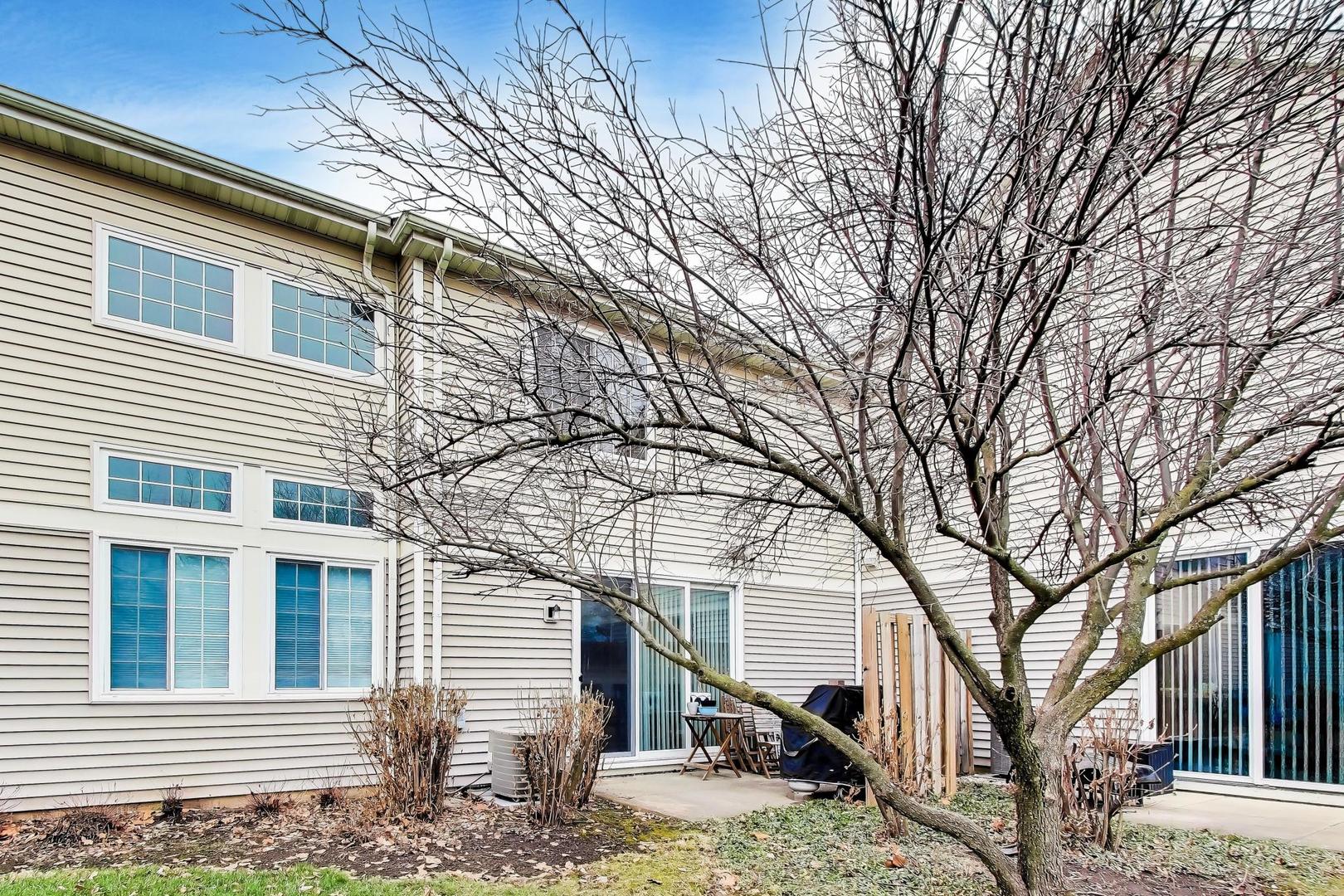 105 Heritage Lane, Streamwood, IL 60107