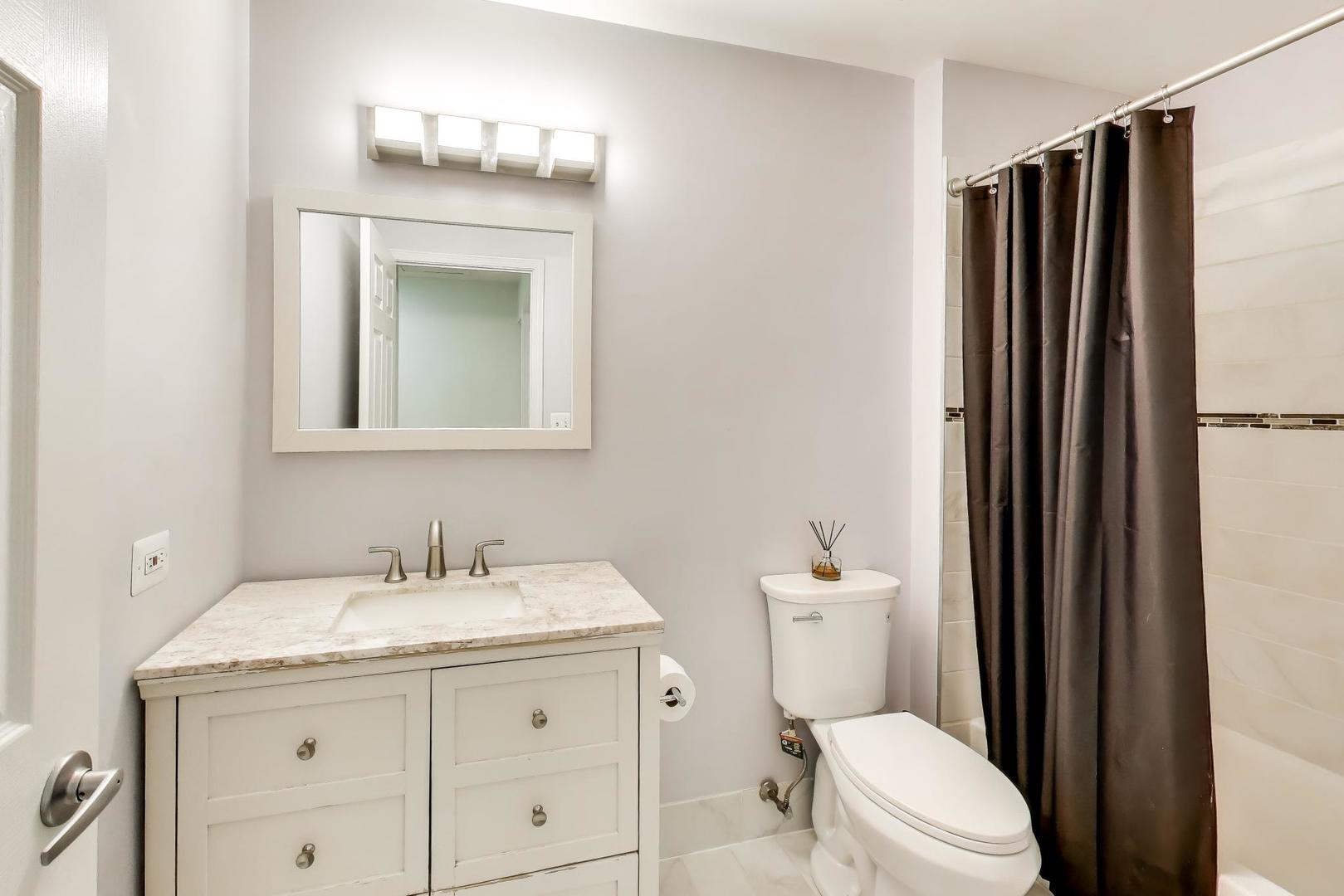 105 Heritage Lane, Streamwood, IL 60107