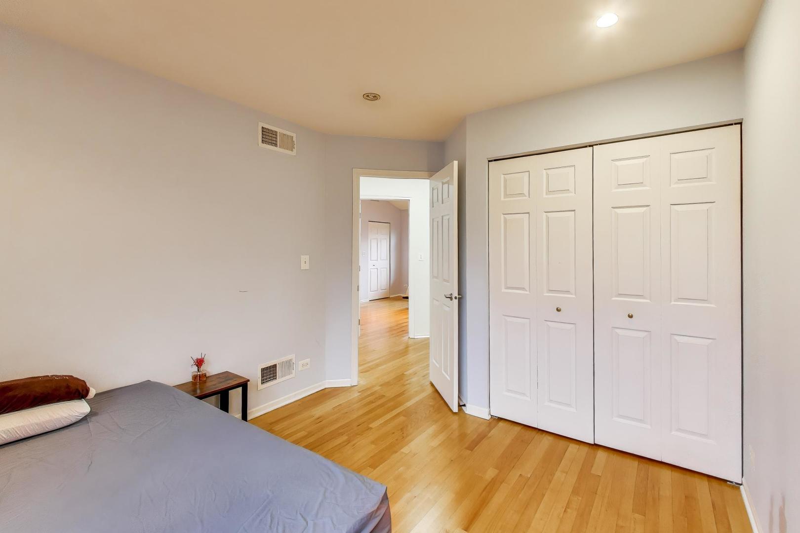 105 Heritage Lane, Streamwood, IL 60107