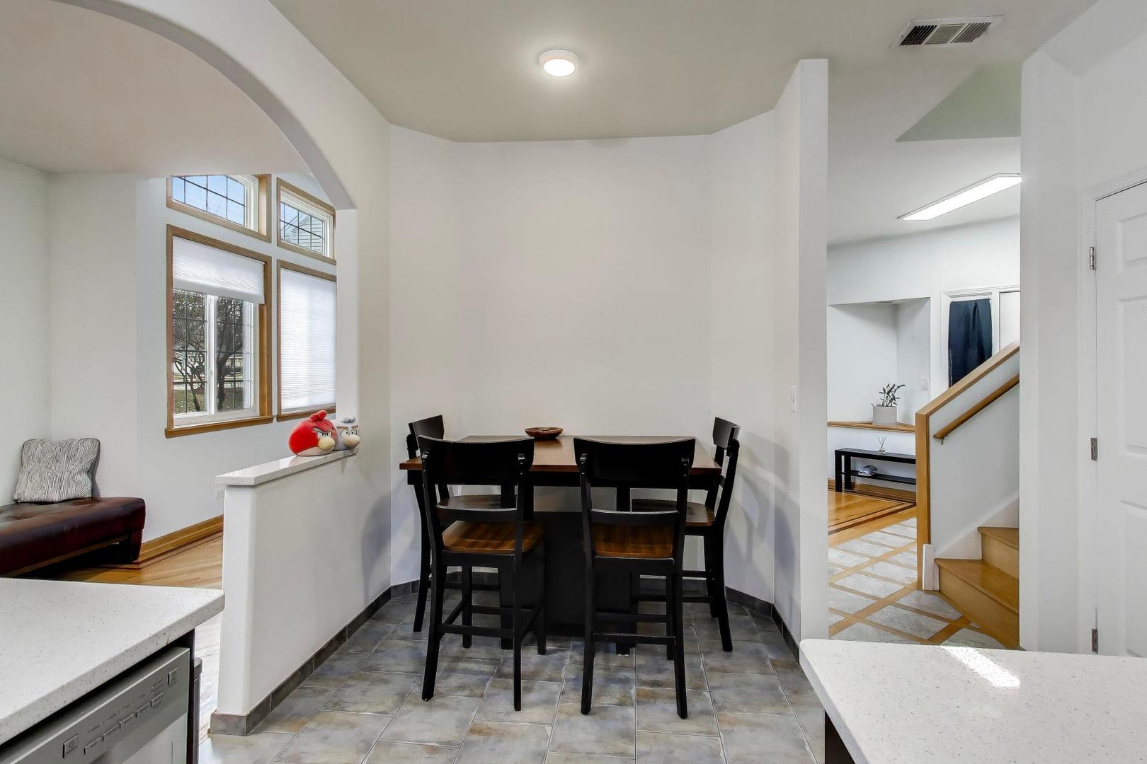 105 Heritage Lane, Streamwood, IL 60107