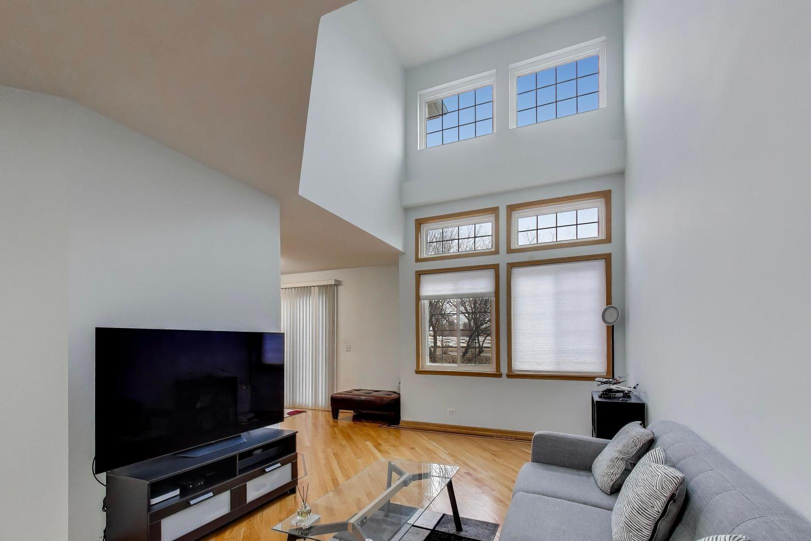 105 Heritage Lane, Streamwood, IL 60107