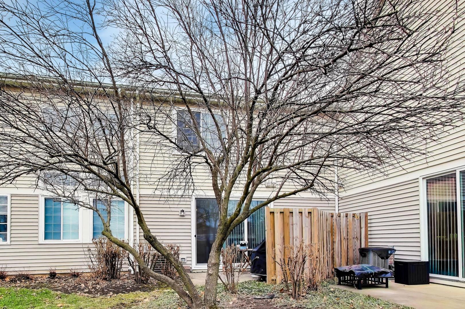 105 Heritage Lane, Streamwood, IL 60107