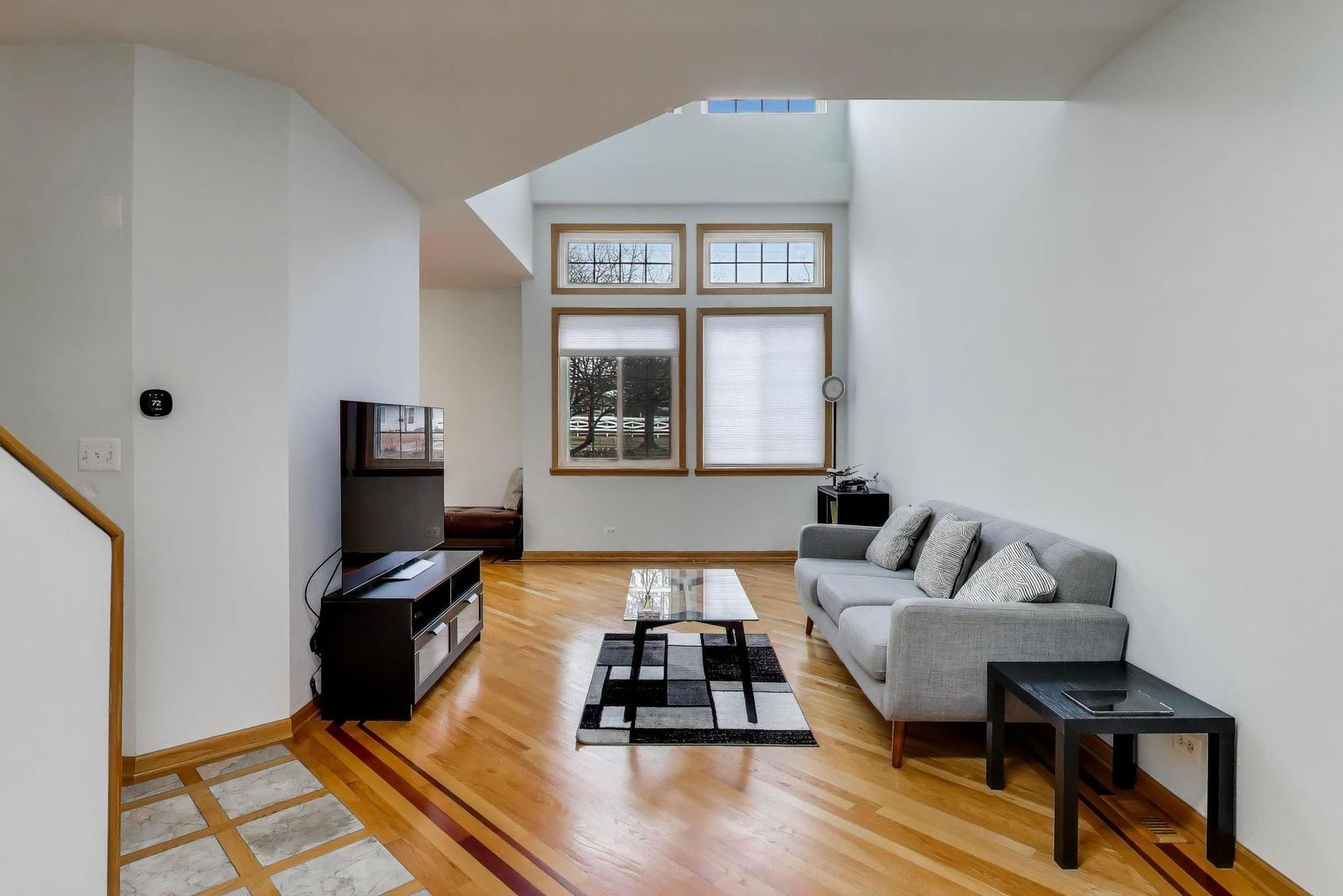 105 Heritage Lane, Streamwood, IL 60107