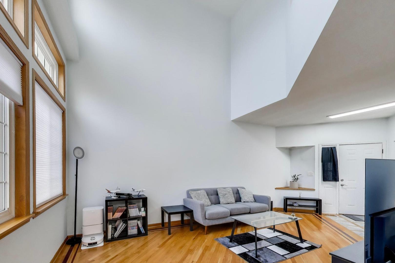 105 Heritage Lane, Streamwood, IL 60107