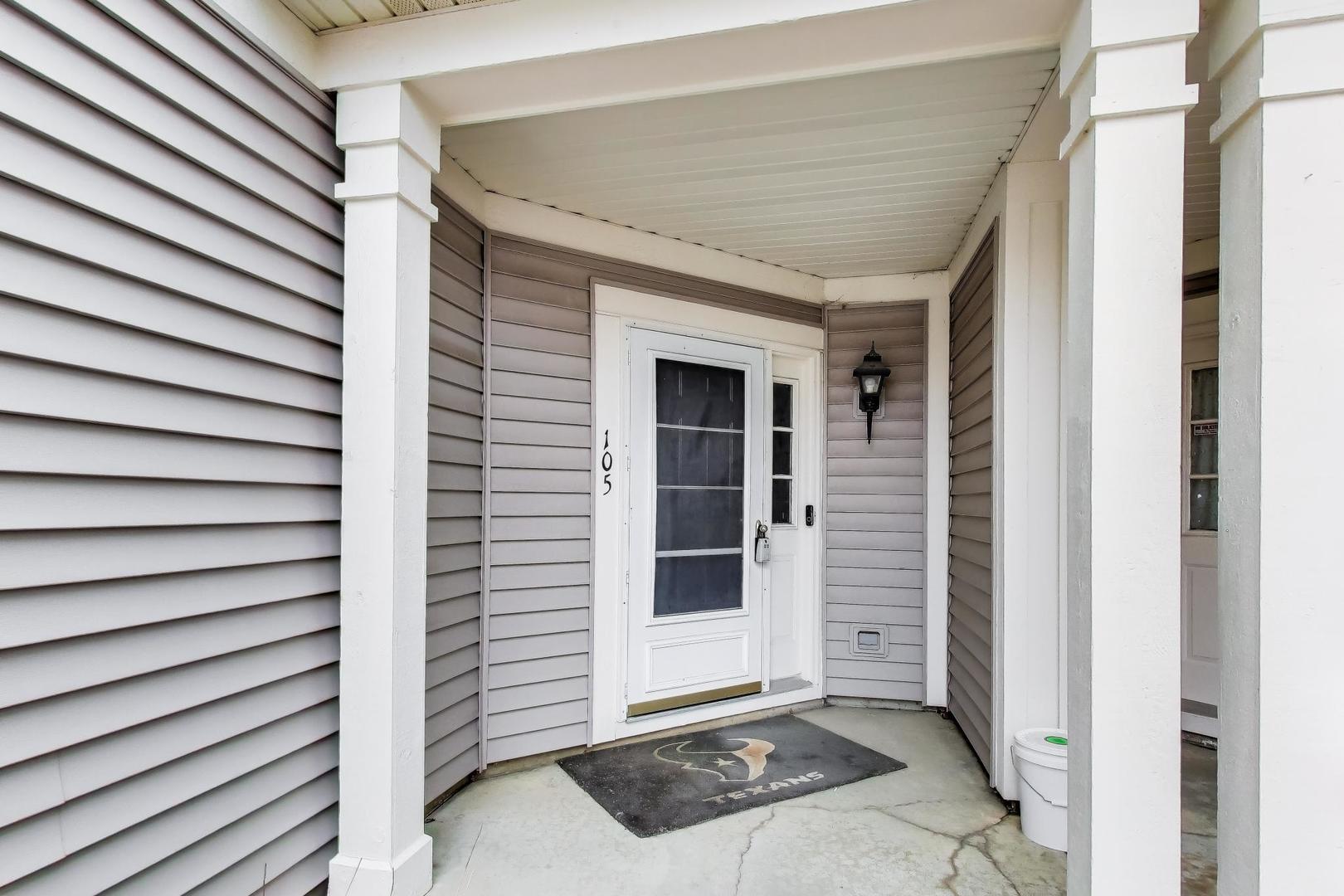 105 Heritage Lane, Streamwood, IL 60107