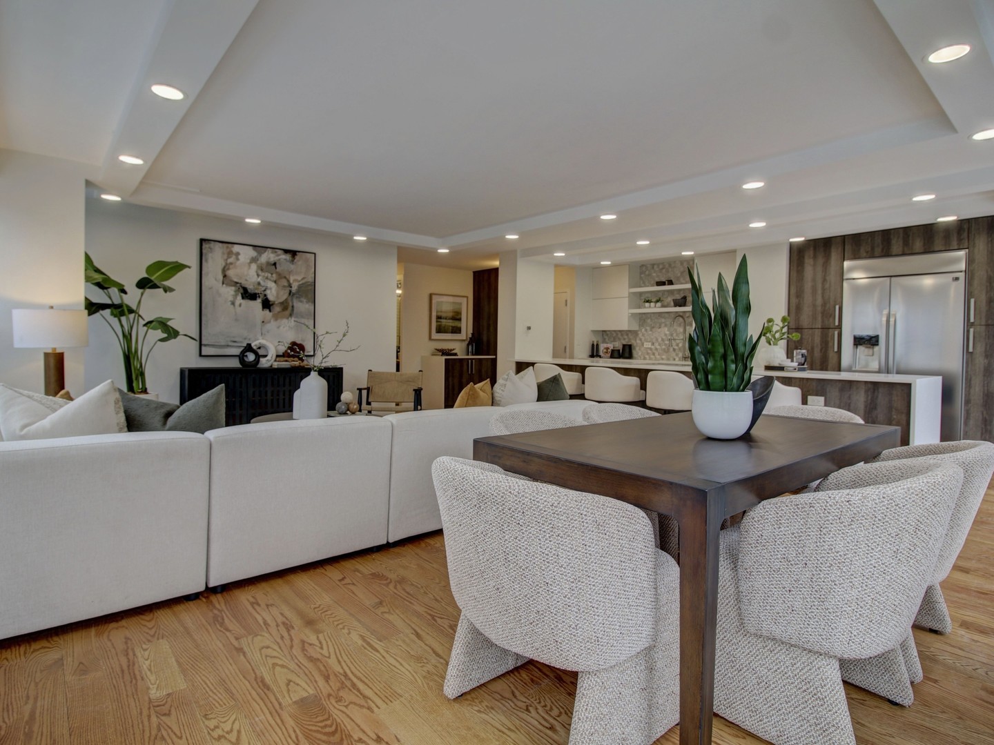 2970 N Lake Shore Drive #4D-4E, Chicago, IL 60657