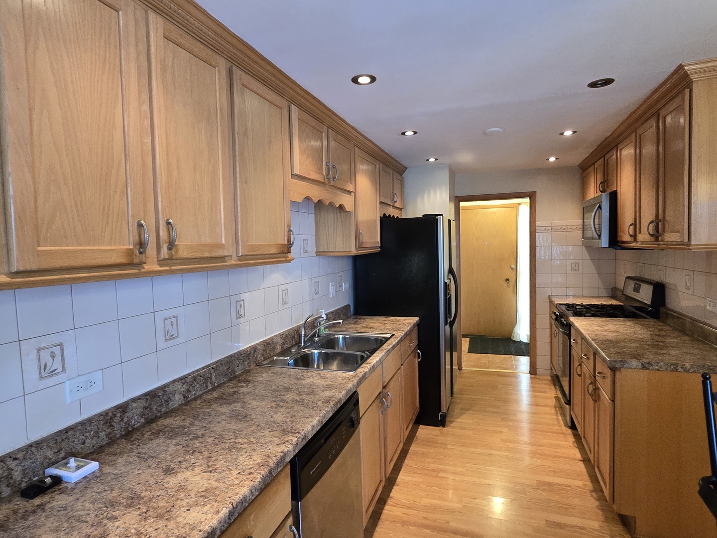 15354 Dobson Avenue, South Holland, IL 60473