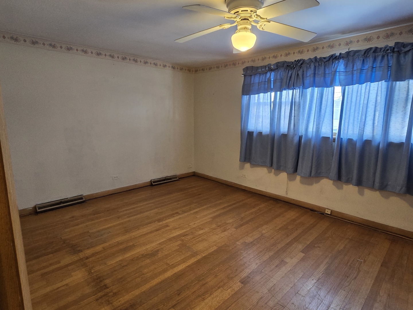 15354 Dobson Avenue, South Holland, IL 60473