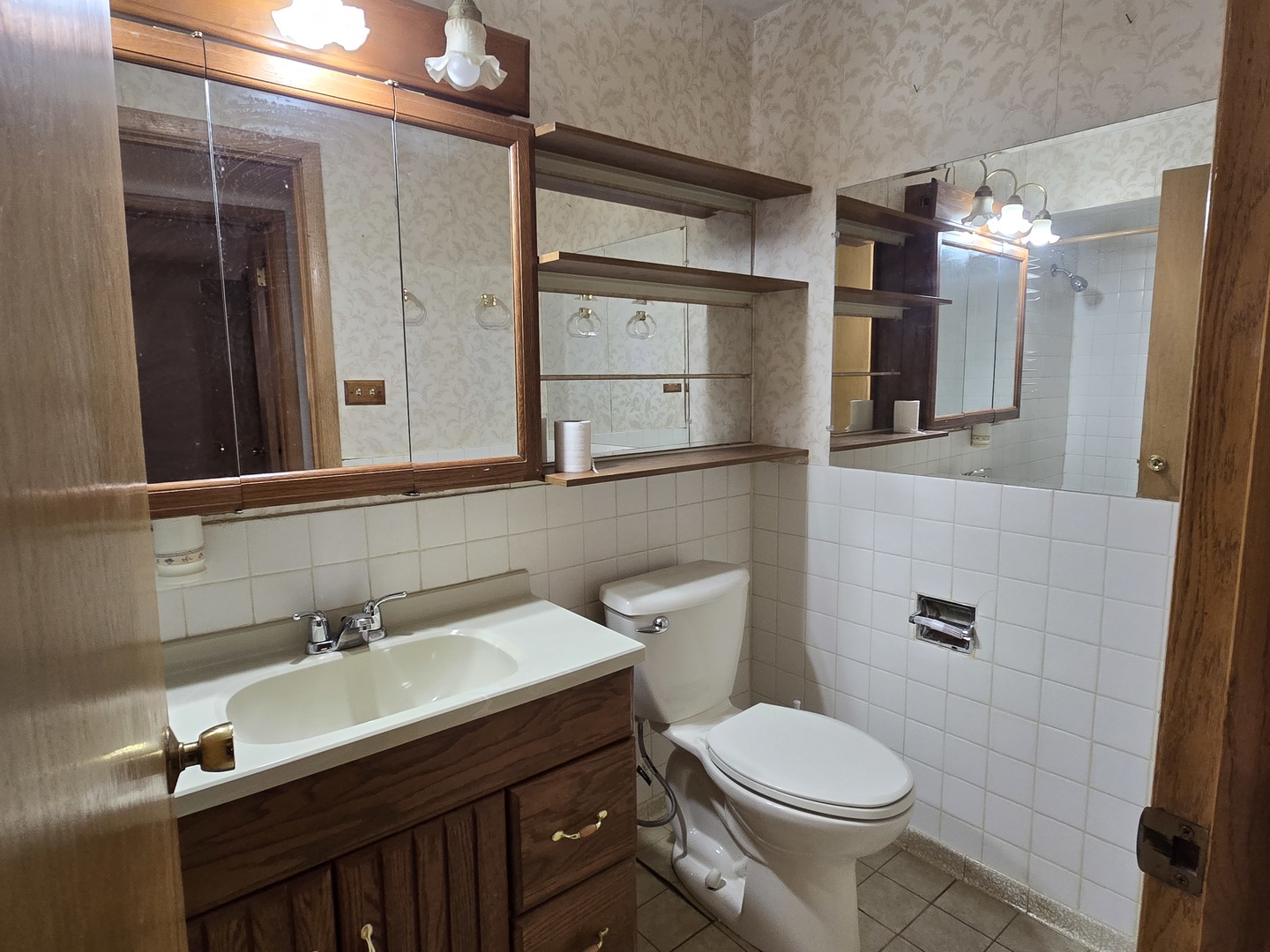 15354 Dobson Avenue, South Holland, IL 60473