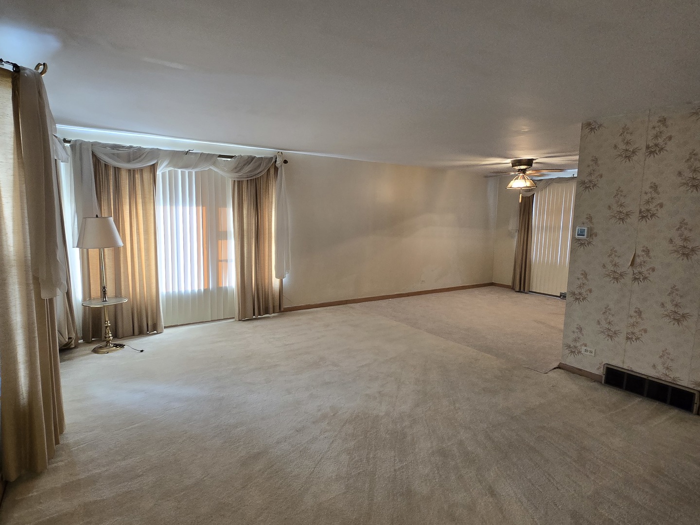 15354 Dobson Avenue, South Holland, IL 60473