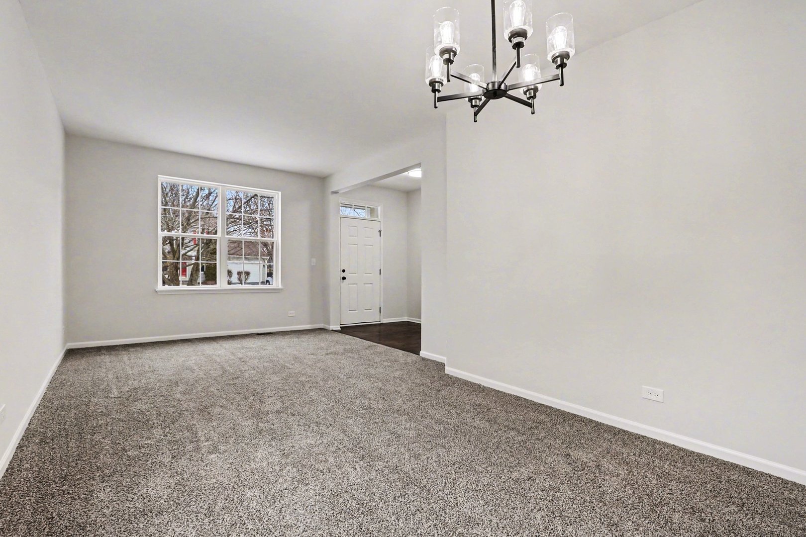 313 Kensington Drive, Oswego, IL 60543