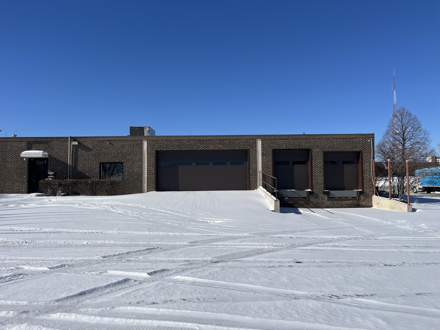 3075 Tollview Drive, Rolling Meadows, IL 60008