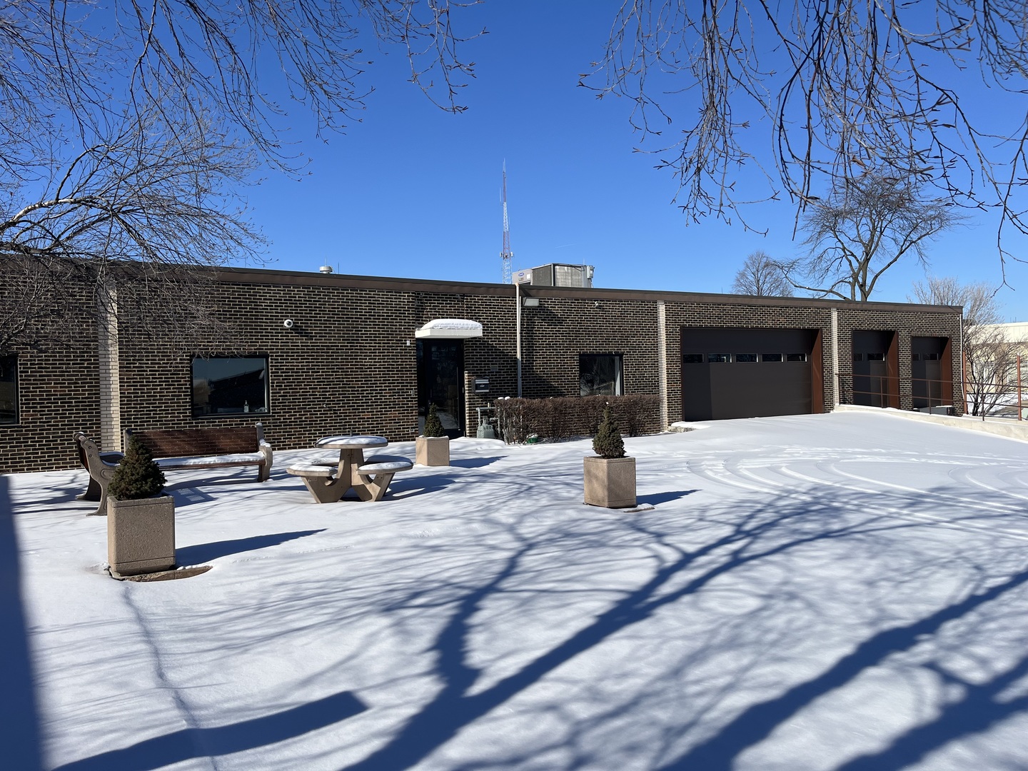 3075 Tollview Drive, Rolling Meadows, IL 60008