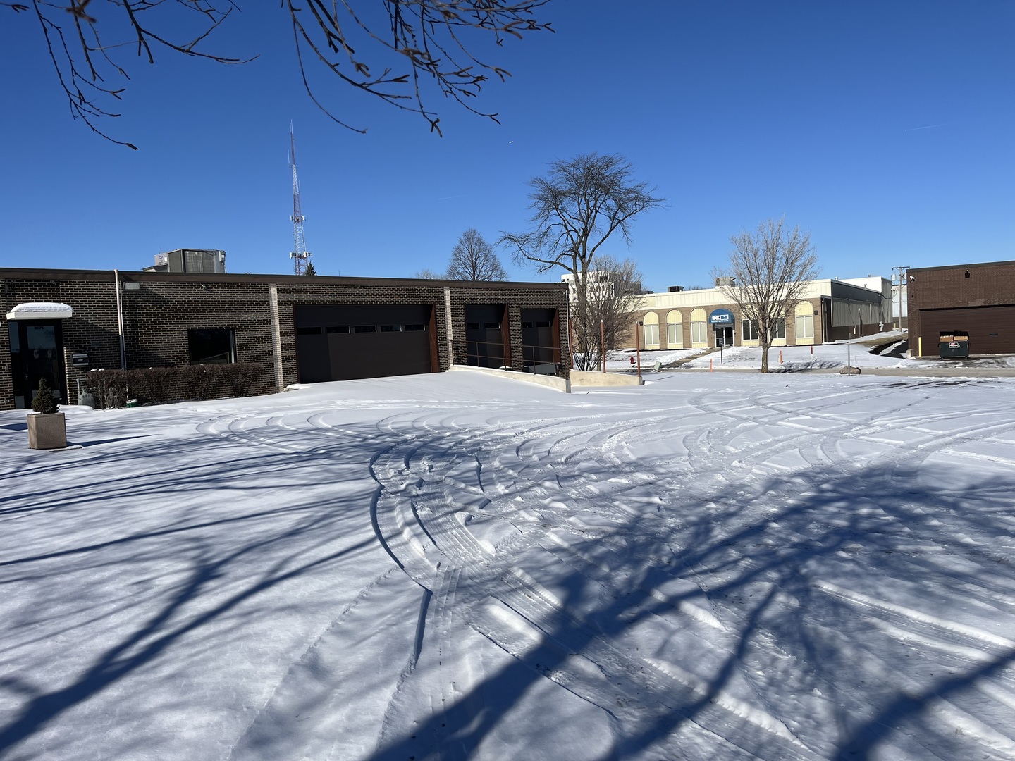 3075 Tollview Drive, Rolling Meadows, IL 60008