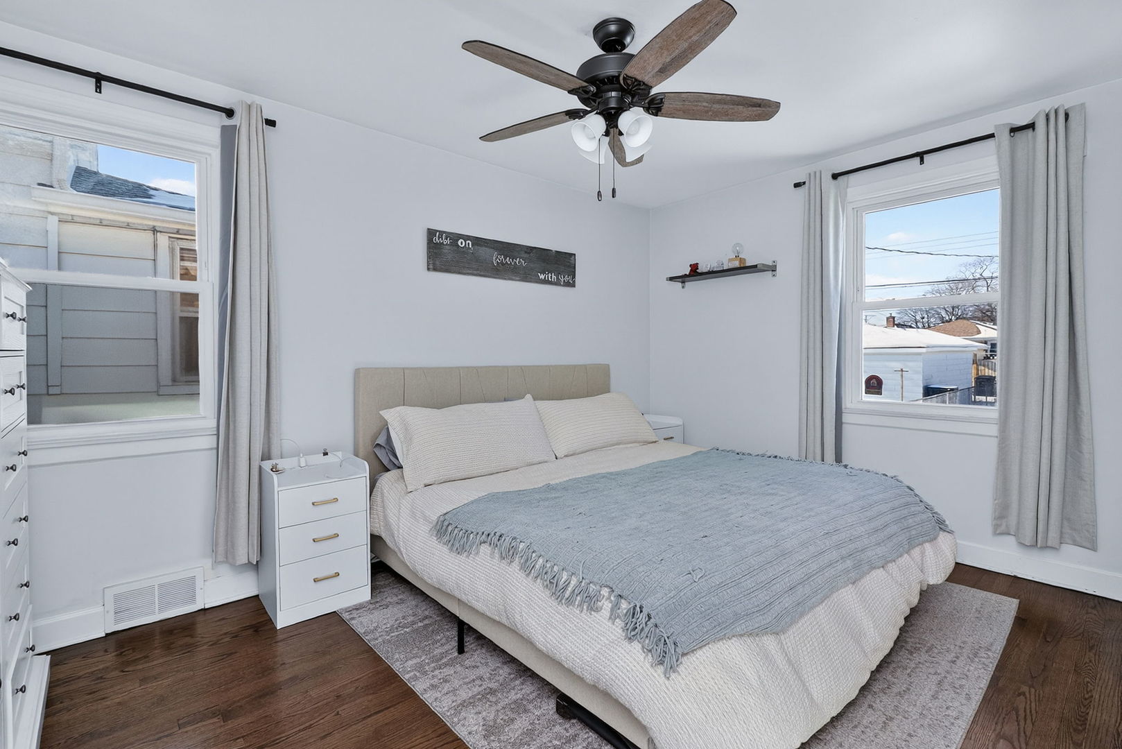 5226 N Moody Avenue, Chicago, IL 60630