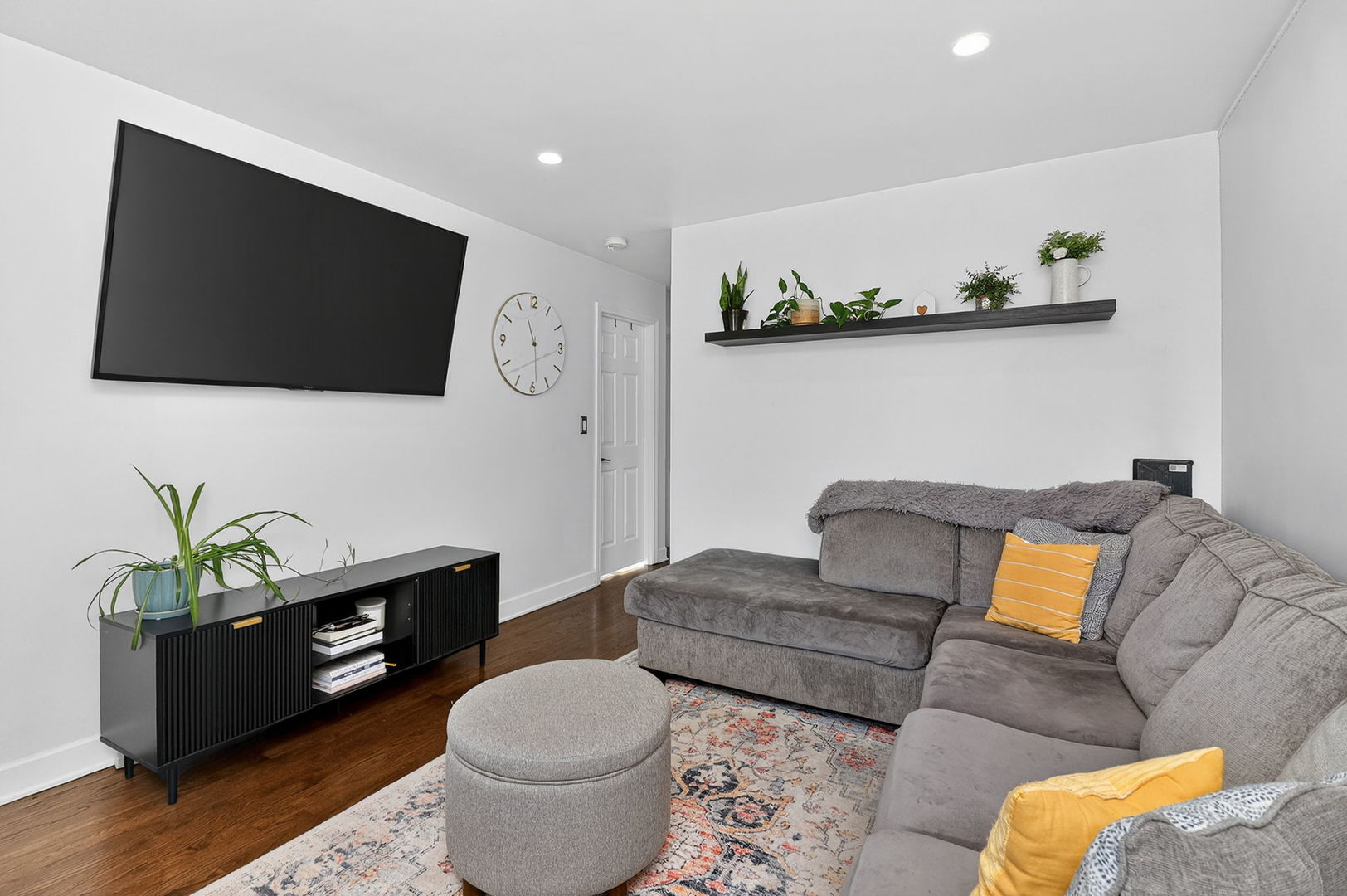 5226 N Moody Avenue, Chicago, IL 60630