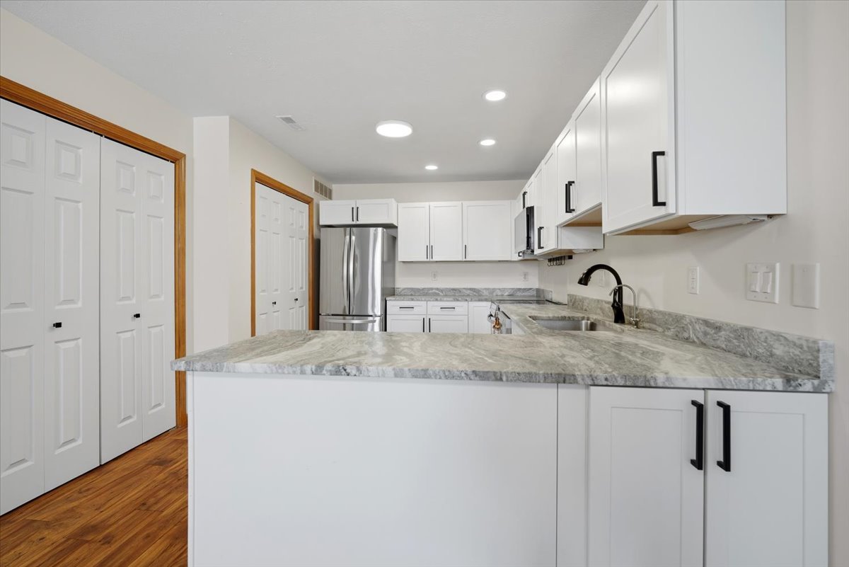 3715 Wine Way, Bloomington, IL 61704