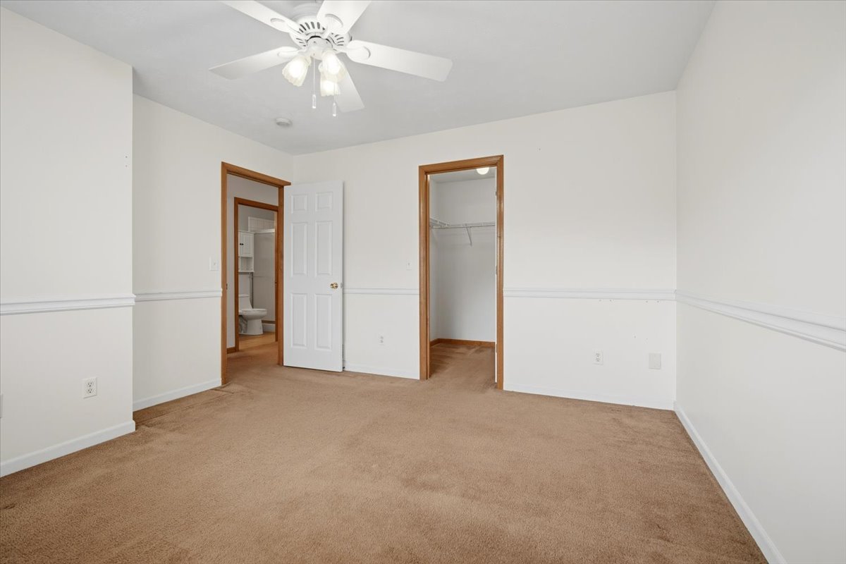 3715 Wine Way, Bloomington, IL 61704