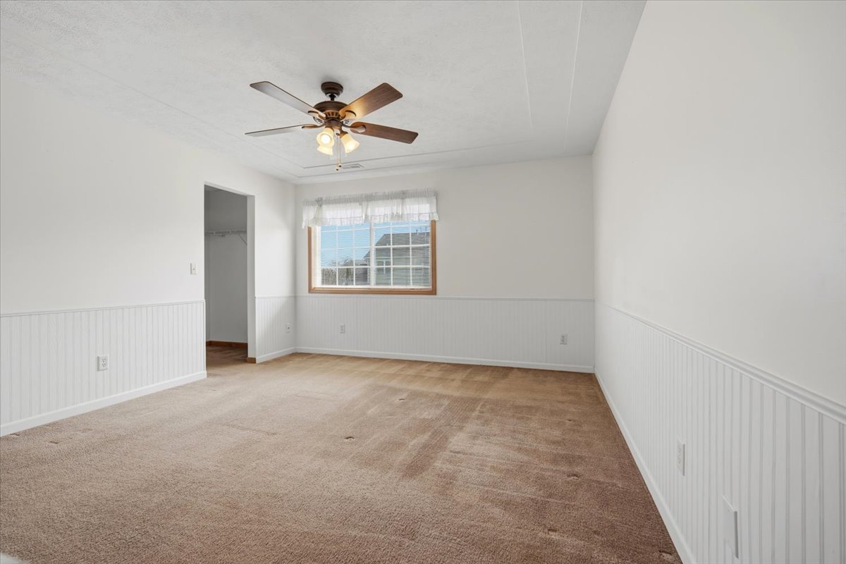 3715 Wine Way, Bloomington, IL 61704