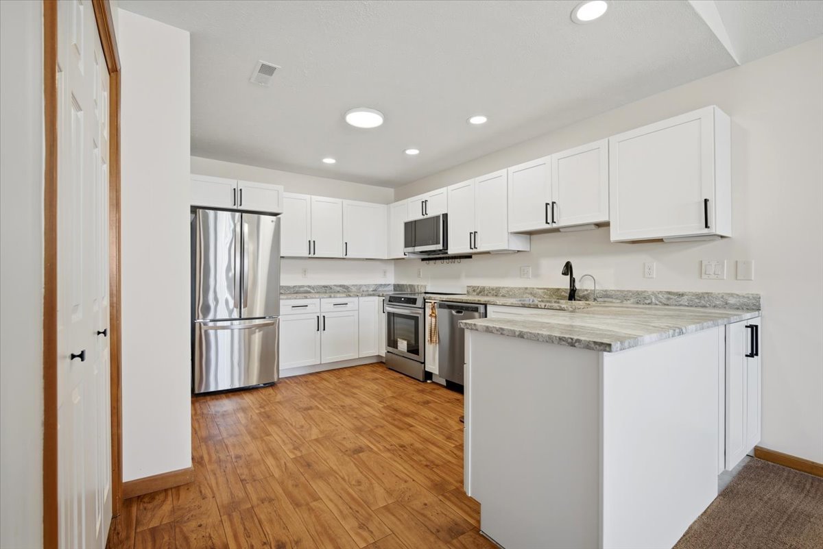 3715 Wine Way, Bloomington, IL 61704