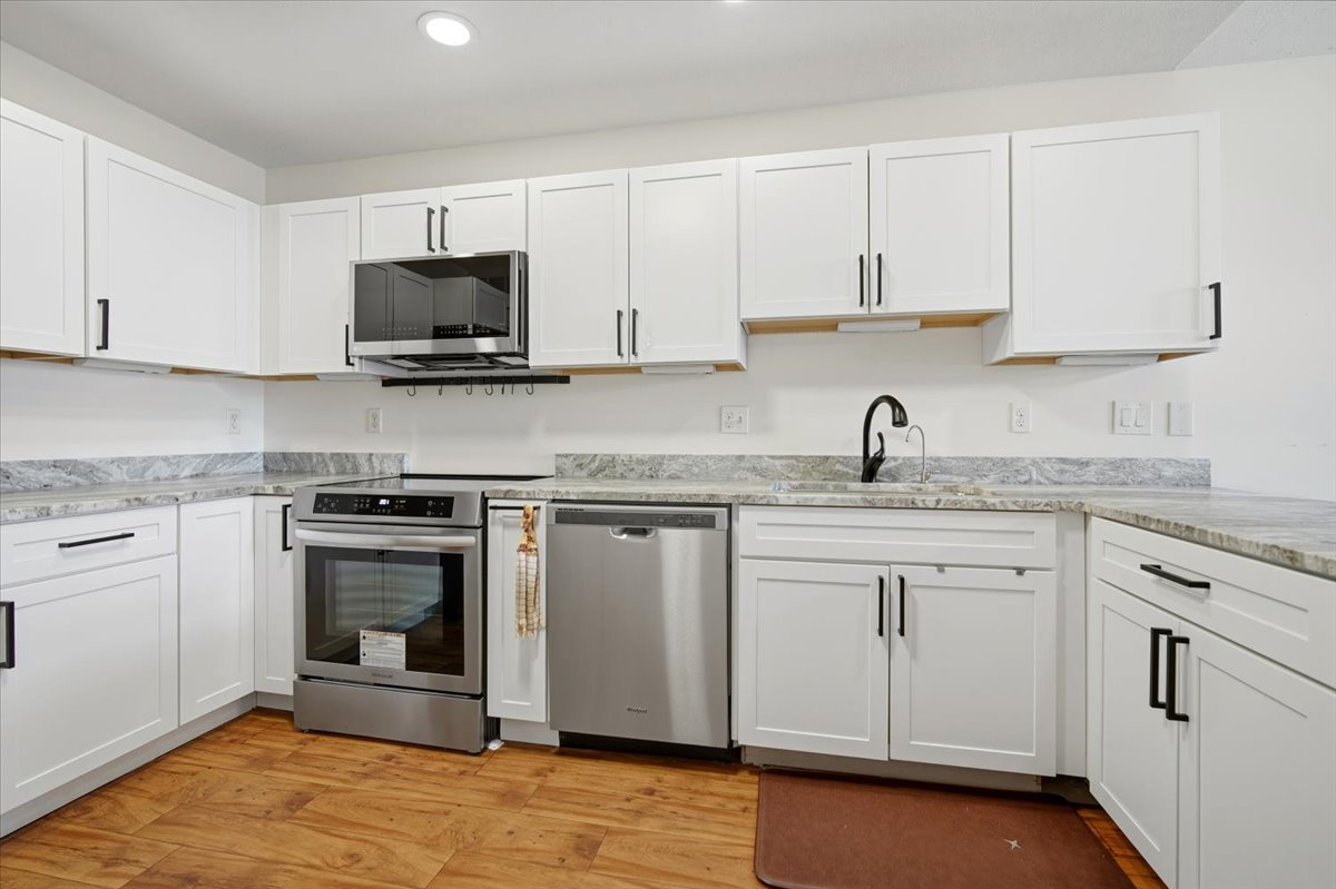 3715 Wine Way, Bloomington, IL 61704