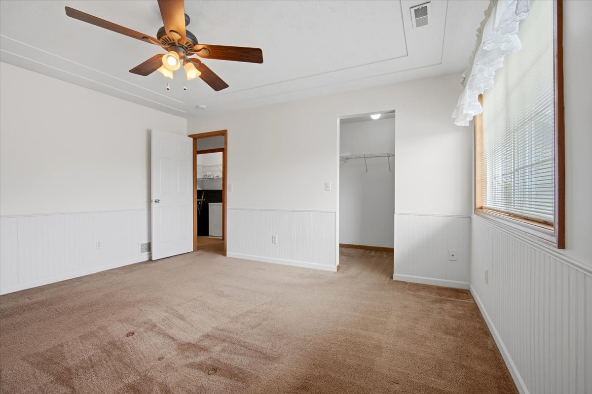 3715 Wine Way, Bloomington, IL 61704