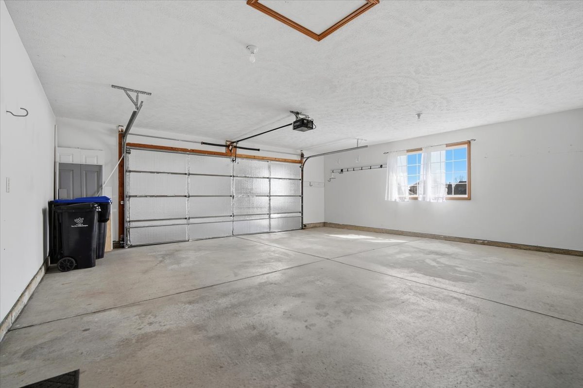 3715 Wine Way, Bloomington, IL 61704