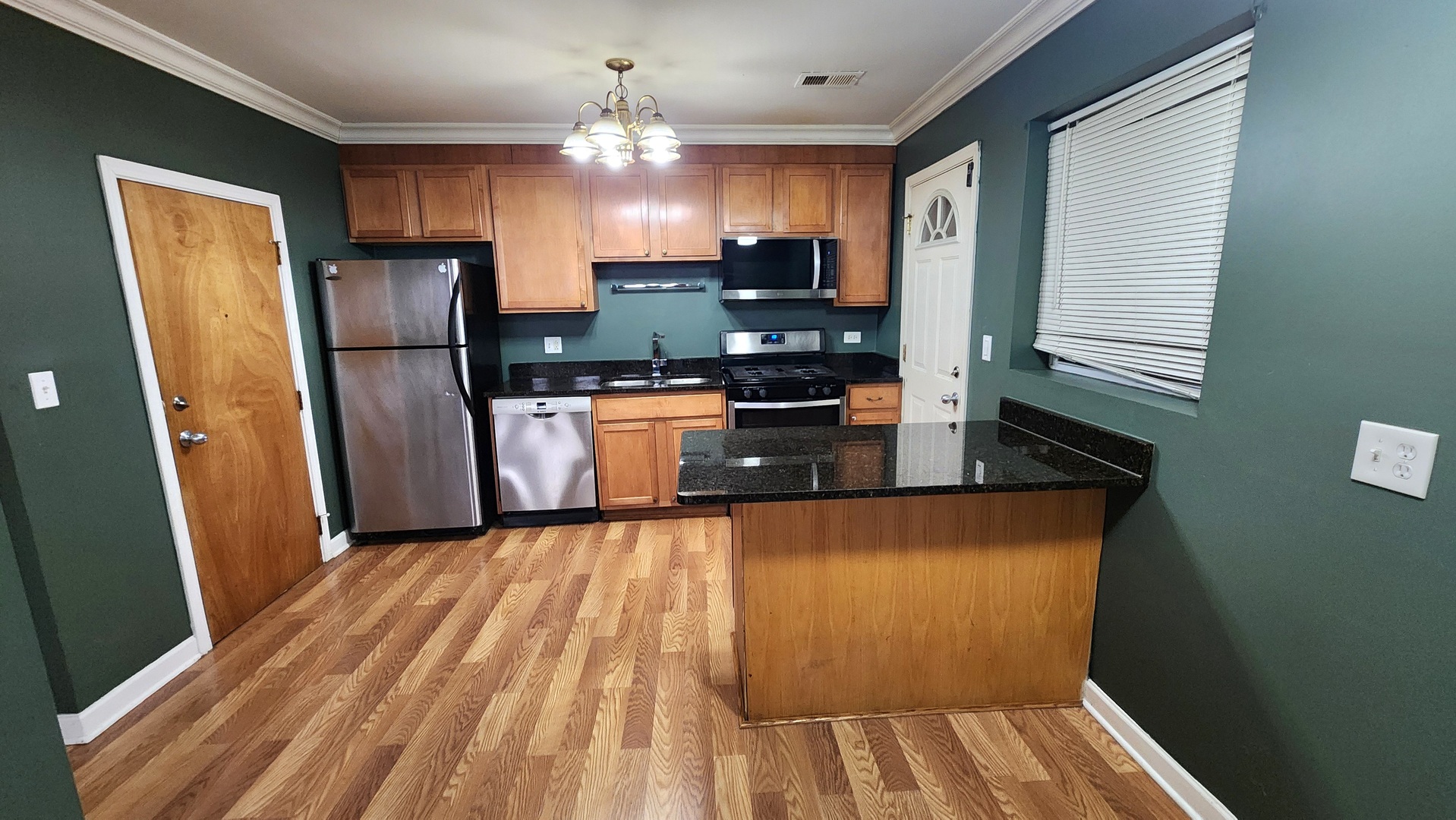 2259 W Rosemont Avenue #G, Chicago, IL 60659