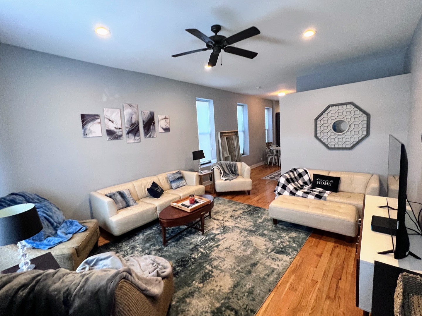 113 S Paulina Street #3F, Chicago, IL 60612