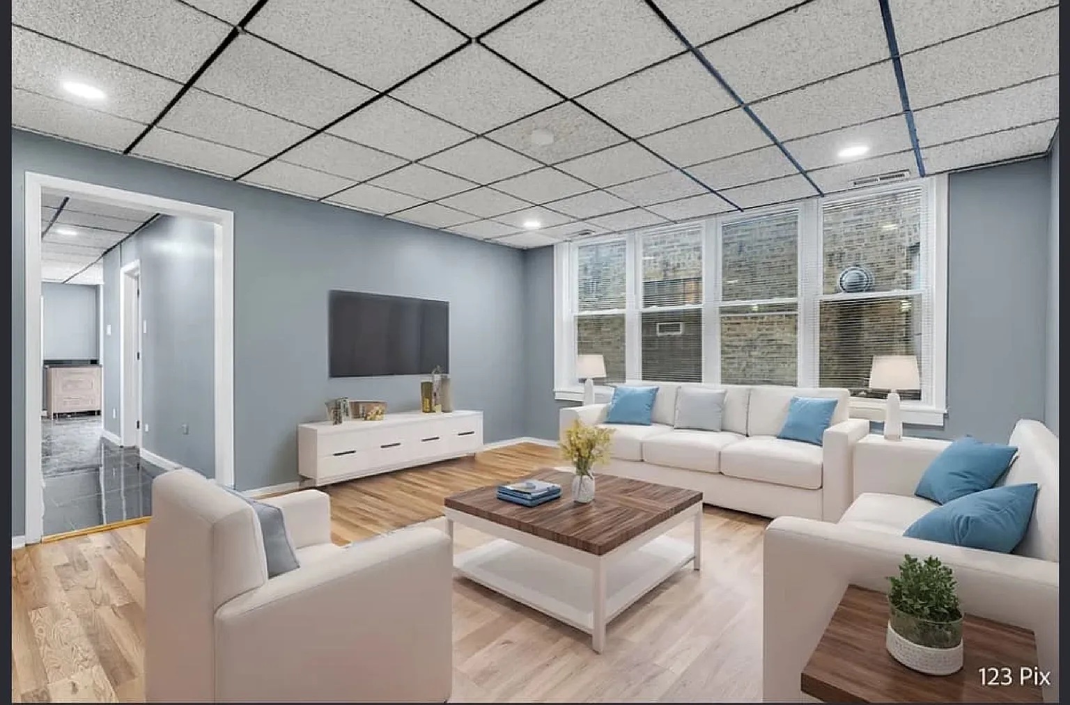 2717 W Peterson Avenue #2F, Chicago, IL 60659