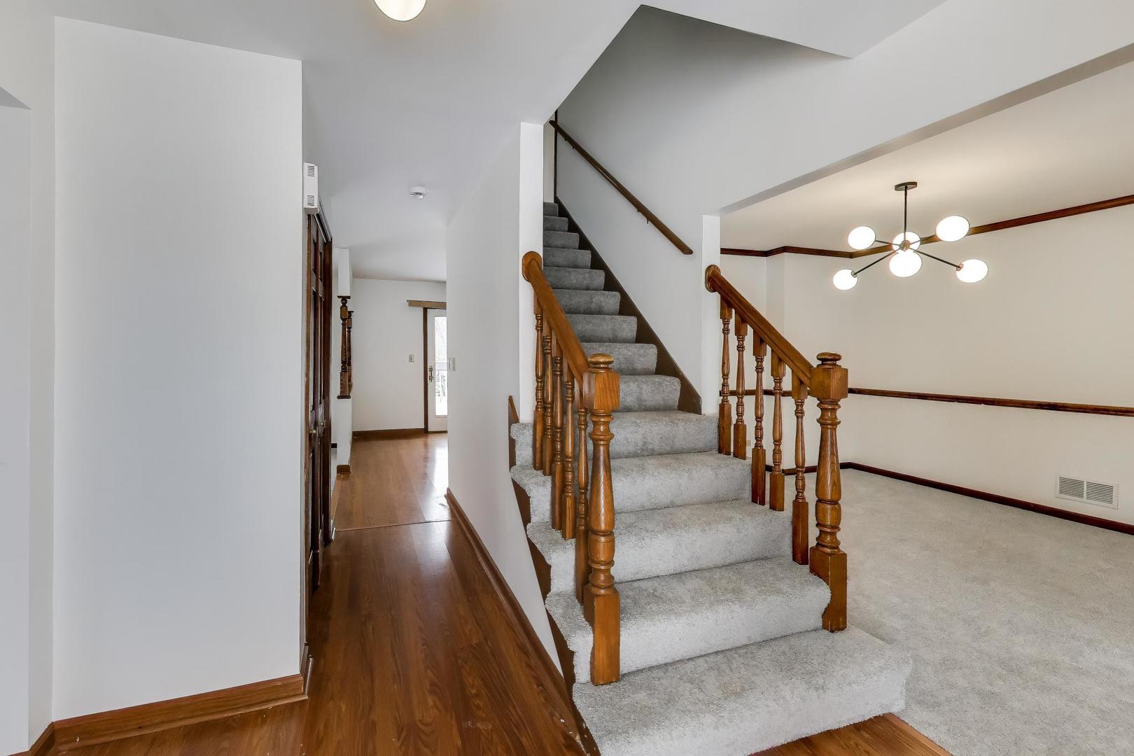 1111 Samstag Court, Naperville, IL 60563