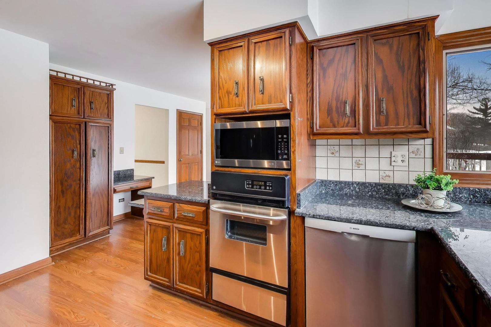 1111 Samstag Court, Naperville, IL 60563