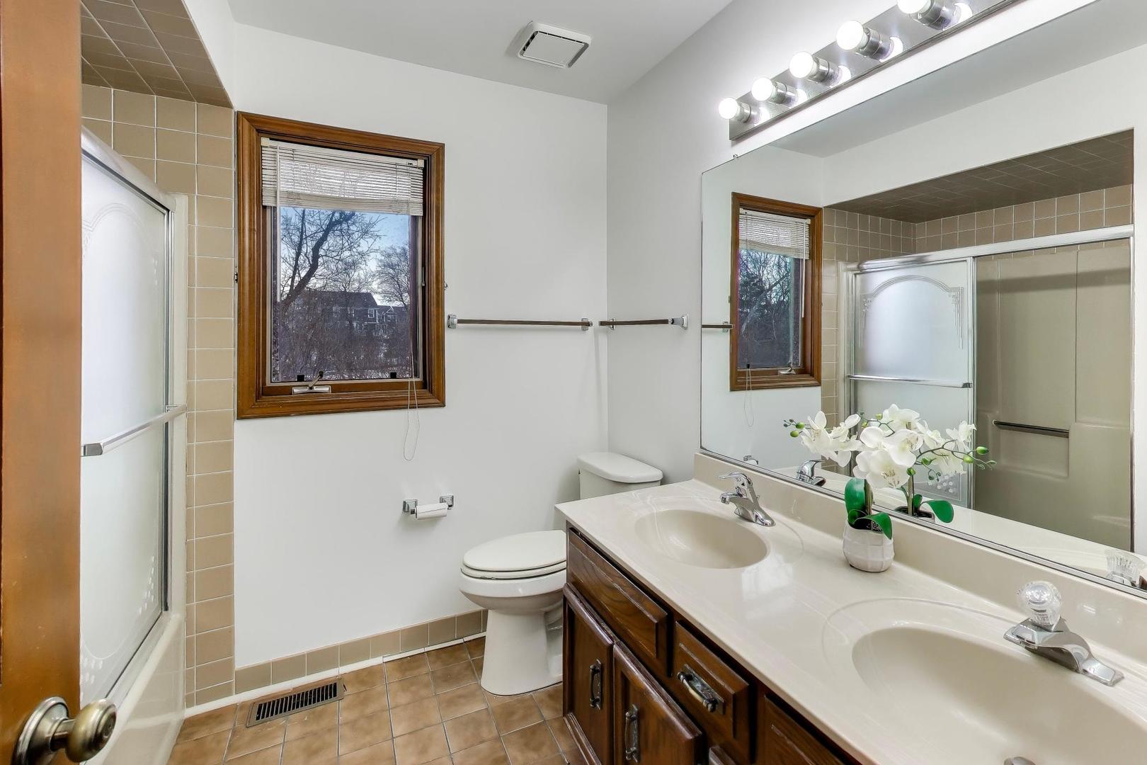 1111 Samstag Court, Naperville, IL 60563