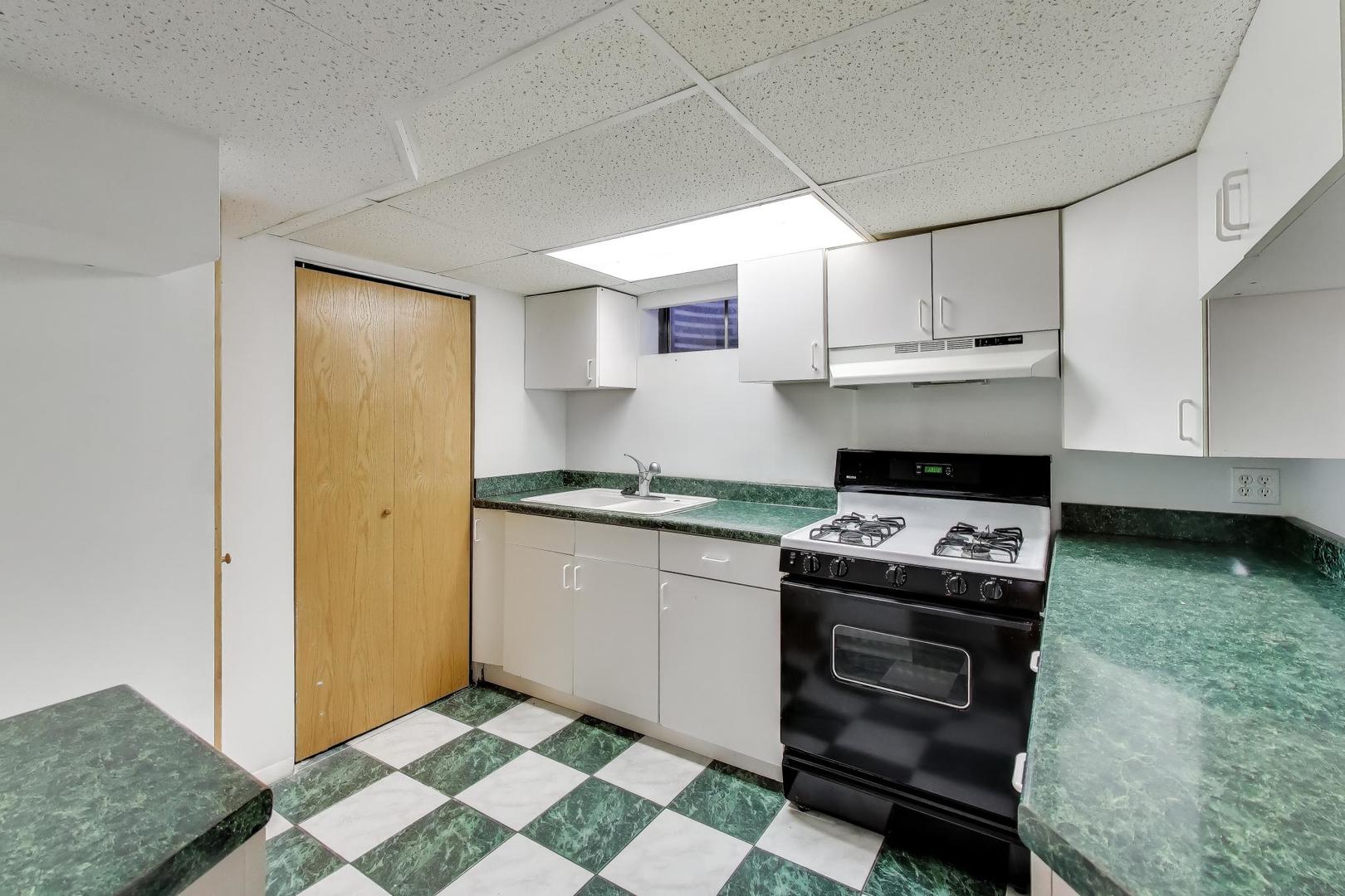 1111 Samstag Court, Naperville, IL 60563